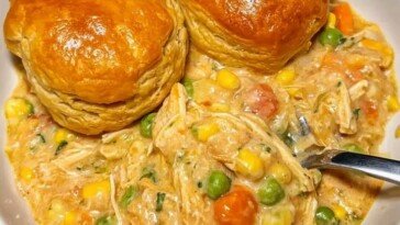 Chicken Pot Pie Stew in Crockpot
