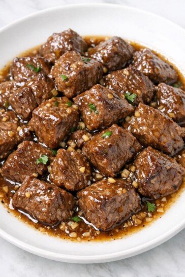 Garlic Butter Beef Tips in the Slow Cooker 5 Ingredients