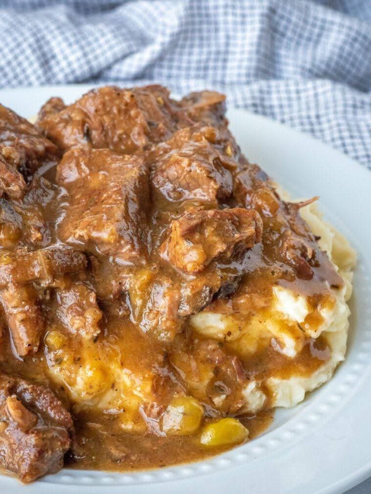 Mushroom Cube Steak and Gravy In Crock Pot