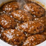 Only 4-Ingredient Slow Cooker Beef Patties (Grandma’s Weekly Favorite)