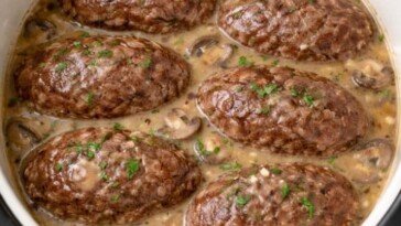 Salisbury Steak Patties Slow Cooker 4-Ingredient