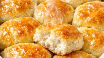 Oatmeal Slow Cooker Biscuits