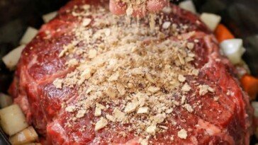 Slow Cooker 5 Ingredient Amish Style Beef and Noodles