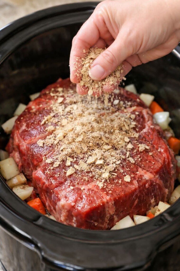 Slow Cooker 5 Ingredient Amish Style Beef and Noodles