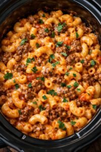 Slow Cooker Beef Macaroni 6-Ingredient 
