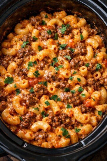Slow Cooker Beef Macaroni 6-Ingredient 
