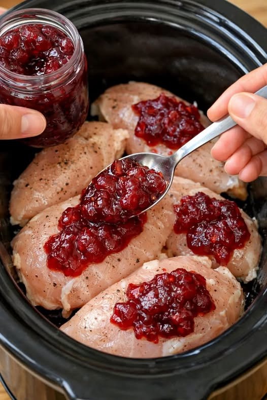 Amish-Style Cranberry Chicken Slow Cooker 4-Ingredient