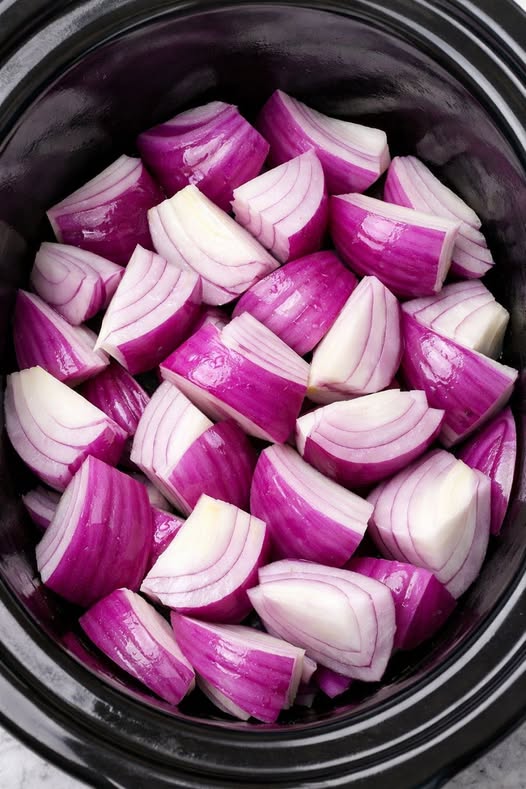 Crockpot Onion Chicken: Family Favorite!