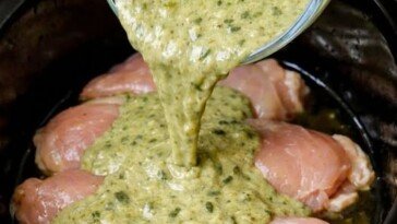 Green Pepper and Cream Chicken Slow Cooker