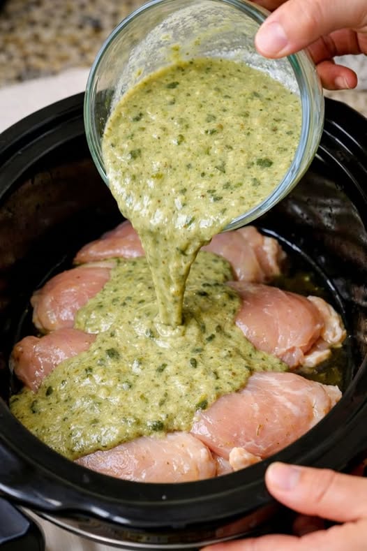 Green Pepper and Cream Chicken Slow Cooker