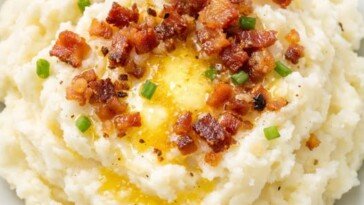 Loaded Mashed Potatoes Slow Cooker 3-Ingredient