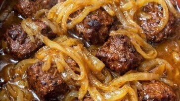 Slow Cooker Beef and Onion 3-Ingredient