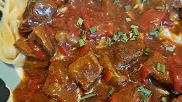 Slow Cooker Beef Goulash Recipe