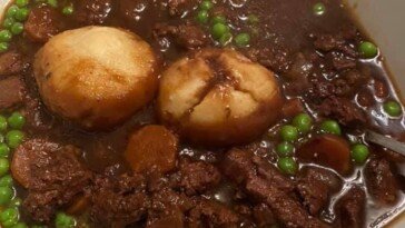 Beef Stew-carrots-peas and Dumplings In Slow Cooker